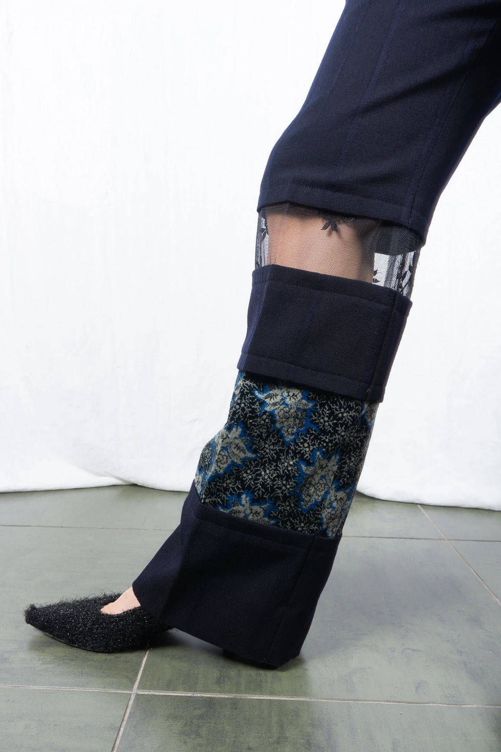 Comme des Garçons A/W 2001 floral velvet pants – floral detail | Recente Studio