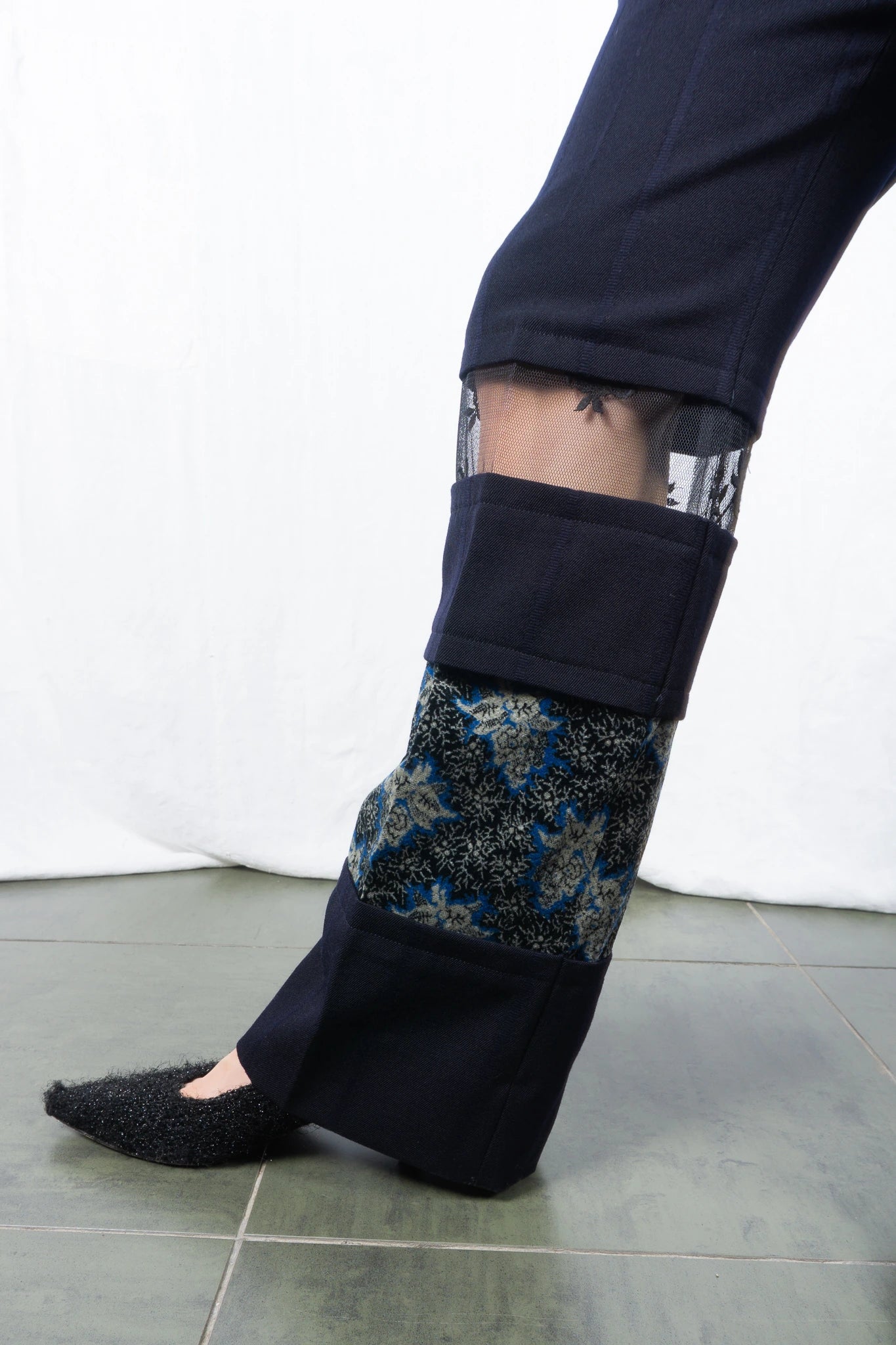 Comme des Garçons A/W 2001 floral velvet pants – floral detail | Recente Studio